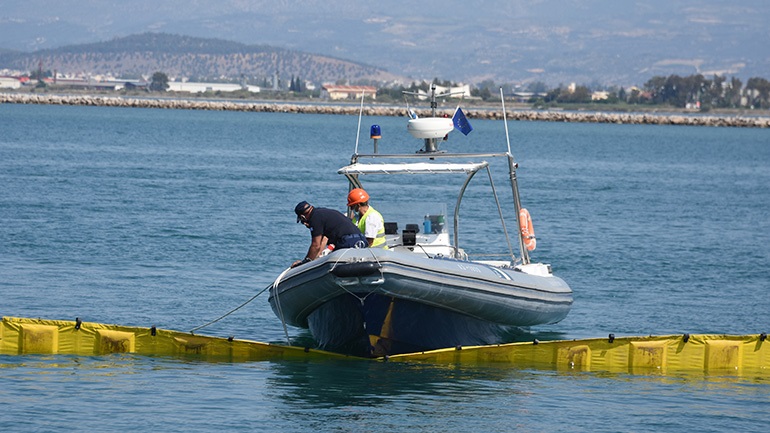 Σύλληψη πλοιάρχου για μεταφορά υπεράριθμων επιβατών