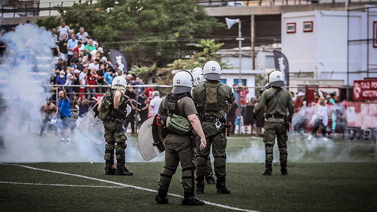 Σοβαρά επεισόδια και χρήση χημικών μετά τη λήξη του αγώνα ΠΑΟ Ρουφ-Μακεδονικός