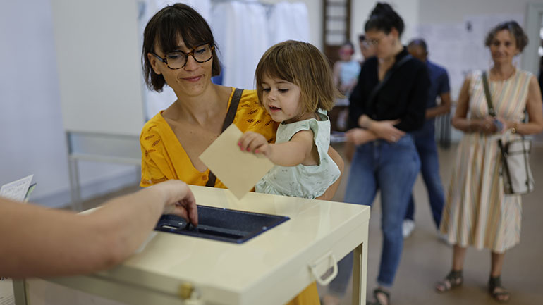 Ελαφρώς μειωμένη, σε σχέση με το 2017, είναι η ως τώρα συμμετοχή των Γάλλων στις σημερινές βουλευτικές εκλογές
