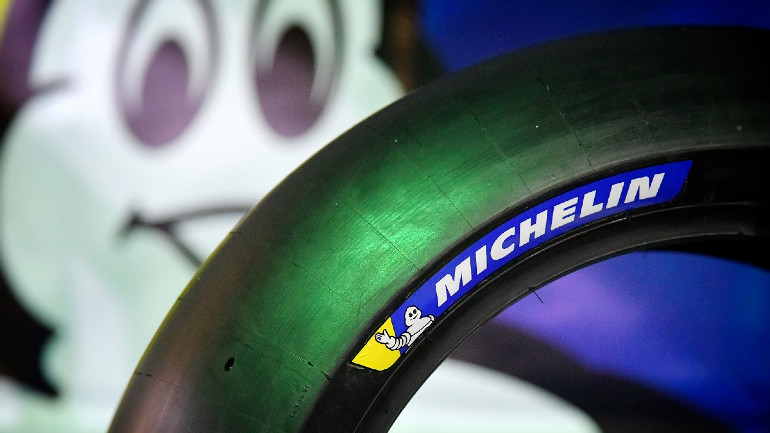 «Πονοκέφαλος» τα ελαστικά στη βιώσιμη κινητικότητα