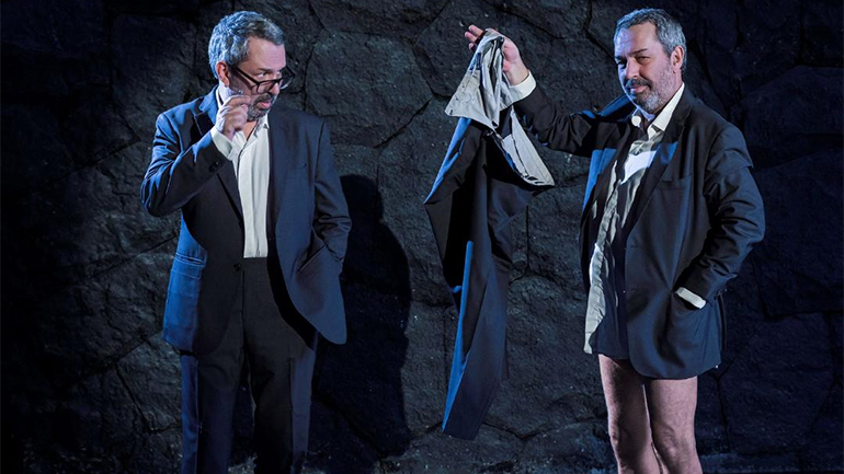 «Αυτός, o Άλλος και το Παντελόνι του» με τον Χρήστο Χατζηπαναγιώτη σε καλοκαιρινή περιοδεία