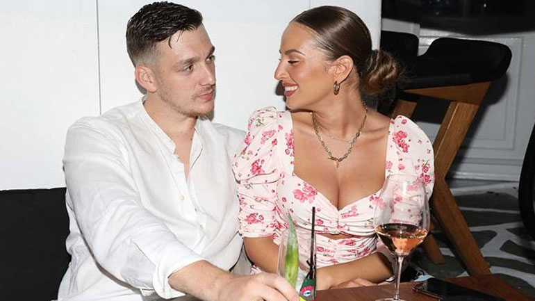 Ανδρομάχη Δημητροπούλου: Στη Μύκονο μαζί με τον σύντροφό της Ανδρέα Παπαγιαννακόπουλο