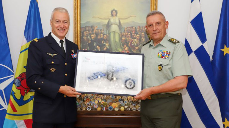 Συνάντηση του αρχηγού ΓΕΕΘΑ με τον διοικητή της Commandement de l’Espace της Γαλλίας