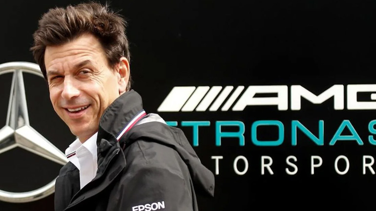 Totto Wolf: «Συγγνώμη Lewis για αυτό το άθλιο μονοθέσιο που οδηγείς φέτος»