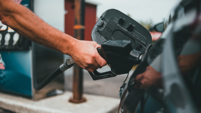 Με ορίζοντα τριμήνου οι νέες παρεμβάσεις για μείωση κόστους καυσίμων