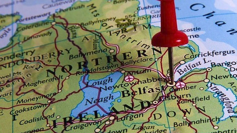 Βόρεια Ιρλανδία: Με παραπομπή στο Δικαστήριο της Ευρωπαϊκής Ένωσης απειλεί το Λονδίνο η Κομισιόν