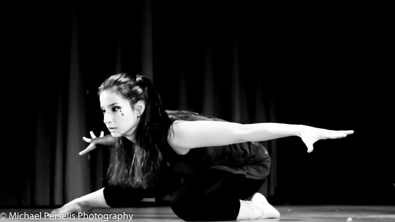 Ο σύγχρονος χορός είναι ένα από τα χόμπι της Νατάσας.