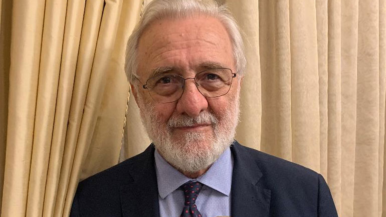 Η Ακαδημία Ελληνικών Βραβείων Τέχνης βράβευσε τον Γιάννη Σμαραγδή με τον πρώτο “Καποδίστρια”