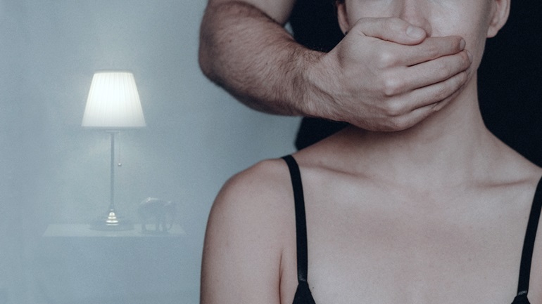 Καταγγελία 14χρονης για βιασμό από 18χρονο – Τράβηξε βίντεο και το έστειλε σε φίλο του