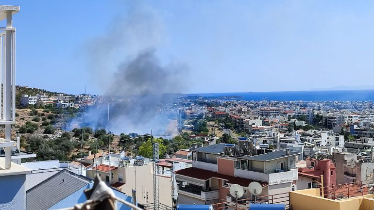 Πυρκαγιά σε δασική έκταση στην Άνω Γλυφάδα
