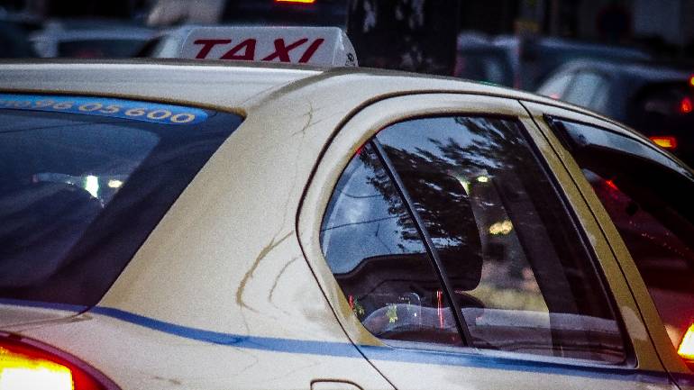 Έρχονται αυξήσεις στα κόμιστρα των ταξί