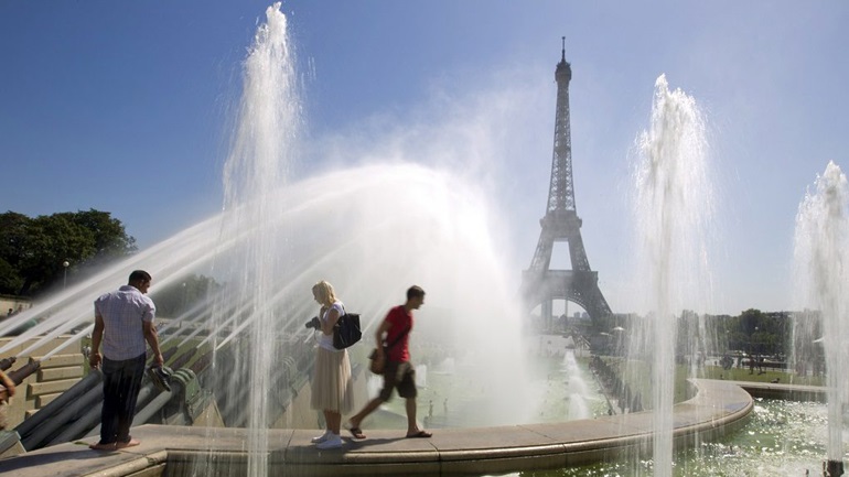 Πρωτοφανής καύσωνας πλήττει τη Γαλλία – «Ψήνεται» η Ευρώπη