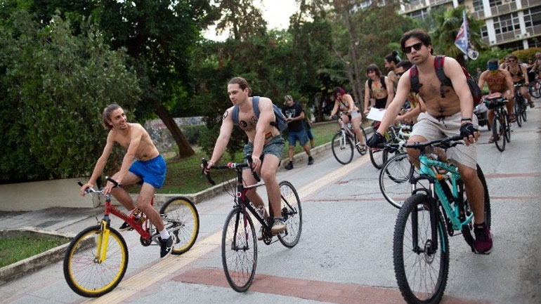 Θεσσαλονίκη: Ασφαλές δίκτυο ποδηλατοδρόμων το αίτημα της 15ης Γυμνής Ποδηλατοδρομίας