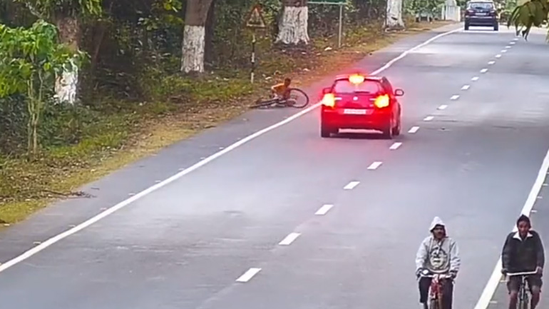 Λεοπάρδαλη επιτίθεται σε ποδηλάτη