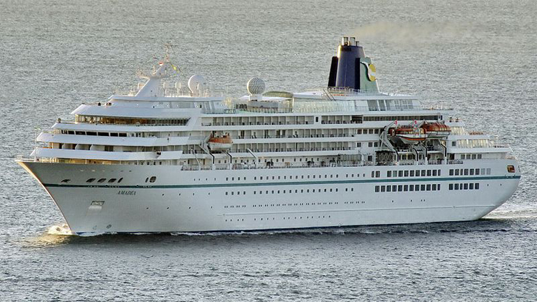 Το κατασχεθέν ρωσικό σούπερ γιοτ Amadea έφθασε στη Χαβάη