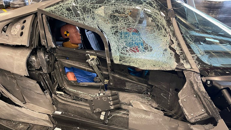 Το πρώτο αυτοκίνητο που πέρασε επιτυχώς τεστ σύγκρουσης στα 51 χλμ./ώρα, χωρίς αερόσακους