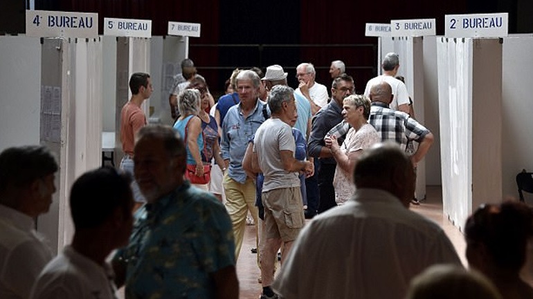 Γαλλία-βουλευτικές εκλογές: Η ψηφοφορία για τον δεύτερο γύρο ξεκίνησε στα υπερπόντια εδάφη