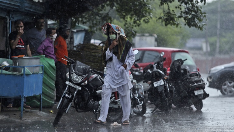 Μπανγκλαντές: 25 νεκροί από τις ισχυρές βροχοπτώσεις και περισσότεροι από 4 εκατ. εγκλωβισμένοι