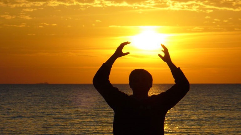 Το θερινό ηλιοστάσιο την Τρίτη σηματοδοτεί την πρώτη επίσημη μέρα του καλοκαιριού και τη μεγαλύτερη μέρα του 2022