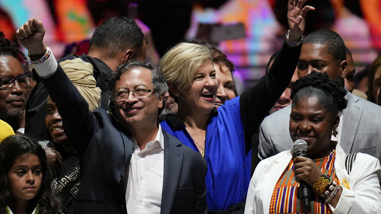 Ικανοποίηση στη λατινοαμερικάνικη αριστερά για τη νίκη του Γουστάβο Πέτρο στις προεδρικές εκλογές στην Κολομβία