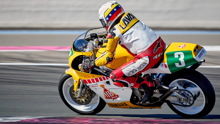 Η θρυλική YZR250 του Carlos Lavado.