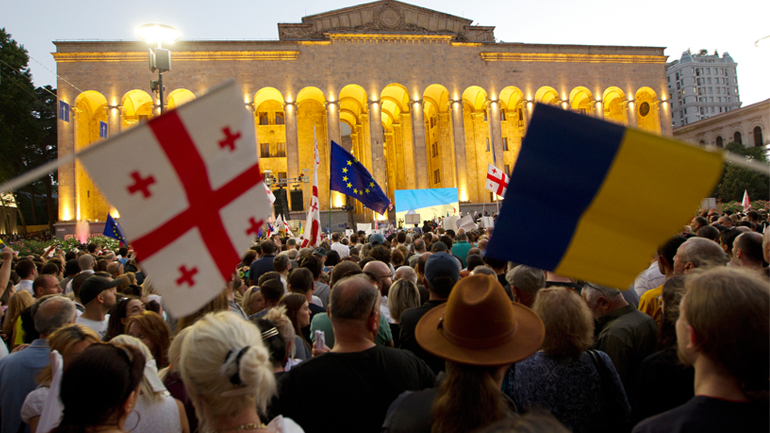Γεωργία: Χιλιάδες διαδηλωτές στους δρόμους υπέρ της ένταξης της χώρας στην ΕΕ
