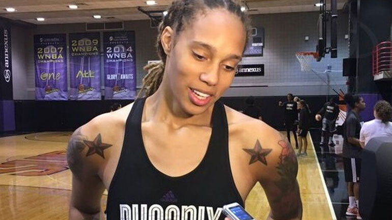 Ρωσία: «Η Γκρίνερ διώκεται ποινικά, δεν είναι όμηρος», δηλώνει το Κρεμλίνο