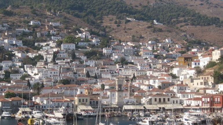 Στο σφυρί η βίλα Κοντομηνά στην Ύδρα