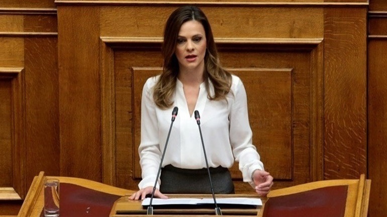 Επίθεση Αχτσιόγλου στην κυβέρνηση για το fuel pass – «Δεν ανακουφίζει ουσιαστικά»