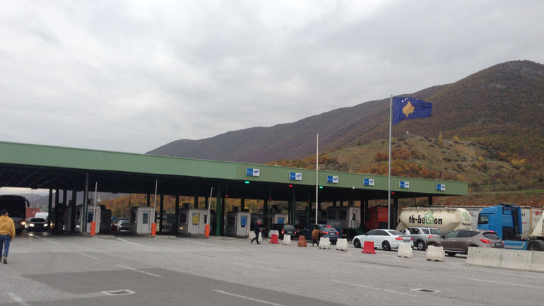 Ελεύθερη διακίνηση πολιτών στα σύνορα Κοσόβου και Αλβανίας τα Σαββατοκύριακα