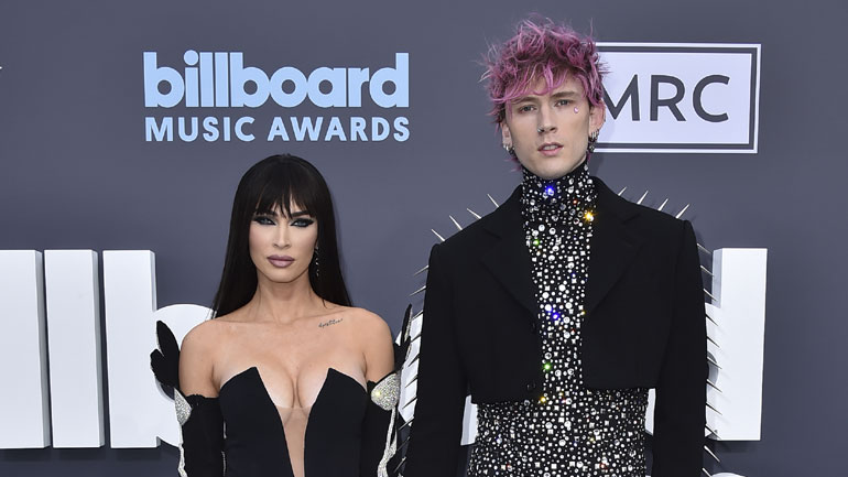 Machine Gun Kelly: Στο επίκεντρο του νέου ντοκιμαντέρ «Life in Pink»