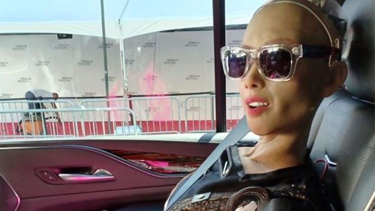 «Sophia The Robot»: Στη δημοσιότητα το βιντεοκλίπ του πολυαναμενόμενου ντοκιμαντέρ