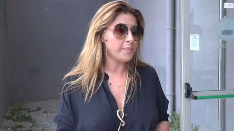 Έλενα Παπαρίζου: Το «έβαλε στα πόδια» όταν τη ρώτησαν για το πρωτοφανές περιστατικό στη συναυλία της