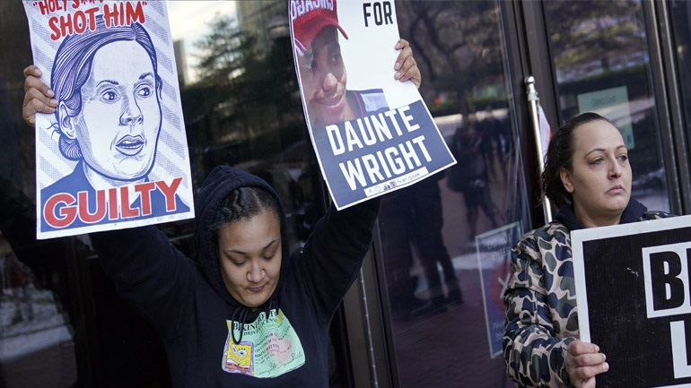 ΗΠΑ: Αποζημίωση 3,25 εκατ. δολαρίων στην οικογένεια του Ντόντε Ράιτ που σκοτώθηκε κατά λάθος από μια αστυνομικό