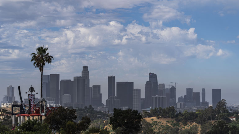 Μια γυναίκα και τα δύο σκυλιά της σκοτώθηκαν από κεραυνό στην Καλιφόρνια