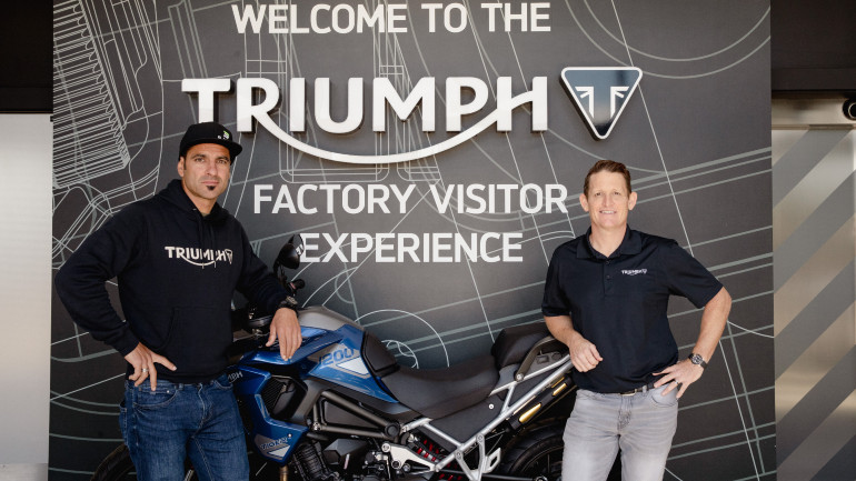Carmichael και Cervantes θα βάλουν το χεράκι τους στις εκτός δρόμου μοτοσικλέτες της Triumph.