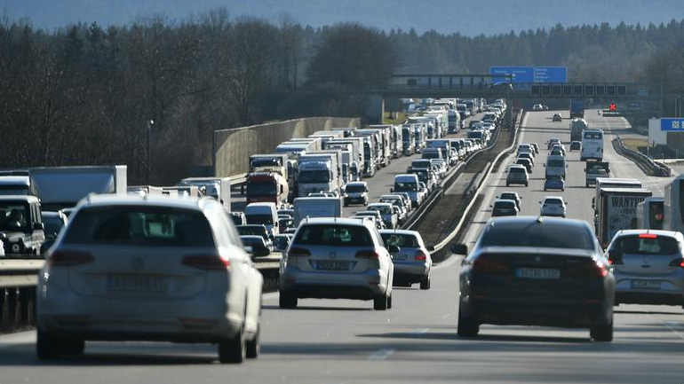 Και ξαφνικά ανατροπή: Άκυρο της Γερμανίας στα σχέδια της Ε.Ε. για κατάργηση των θερμικών κινητήρων το 2035