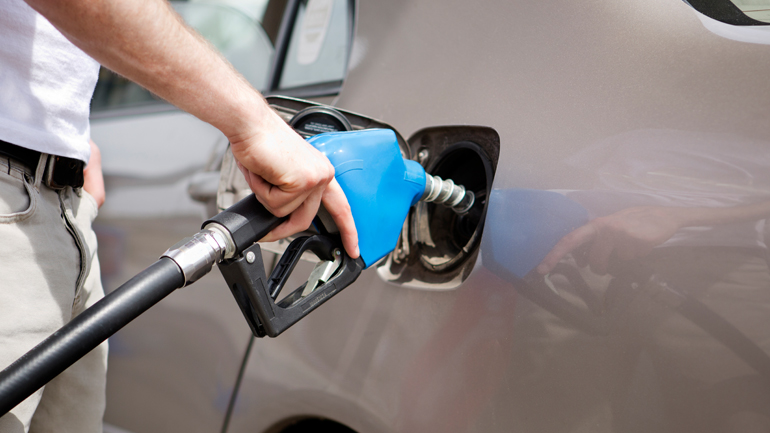 Ποιοι θα πάρουν φθηνότερη βενζίνη