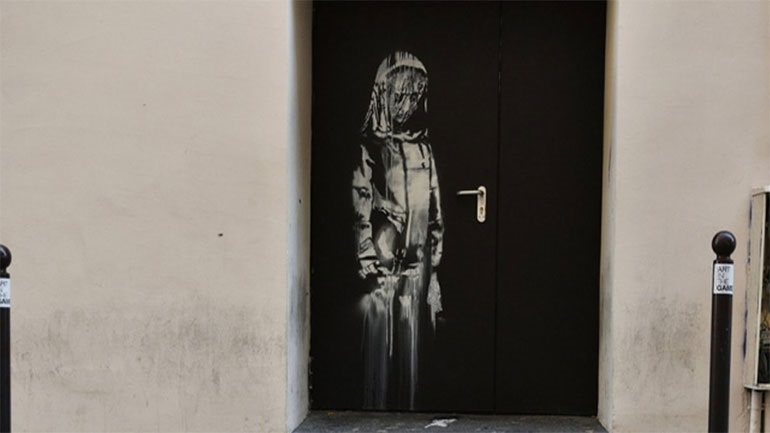 Γαλλία: Δύο έως τέσσερα χρόνια φυλάκιση στους δράστες της κλοπής έργου του Banksy από το Μπατακλάν