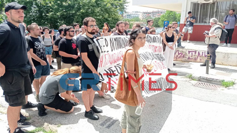 ΑΠΘ: Κινητοποίηση φοιτητών στη ΣΘΕ για την παρουσία της αστυνομίας
