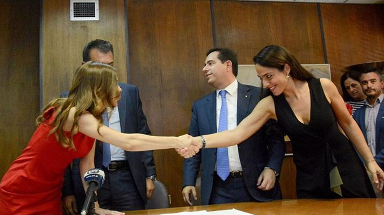 Η Δόμνα Μιχαηλίδου στηρίζει την Έφη Αχτσιόγλου: «Έχω πιο χοντρά μπράτσα και αυτό δεν επηρεάζει κανέναν»