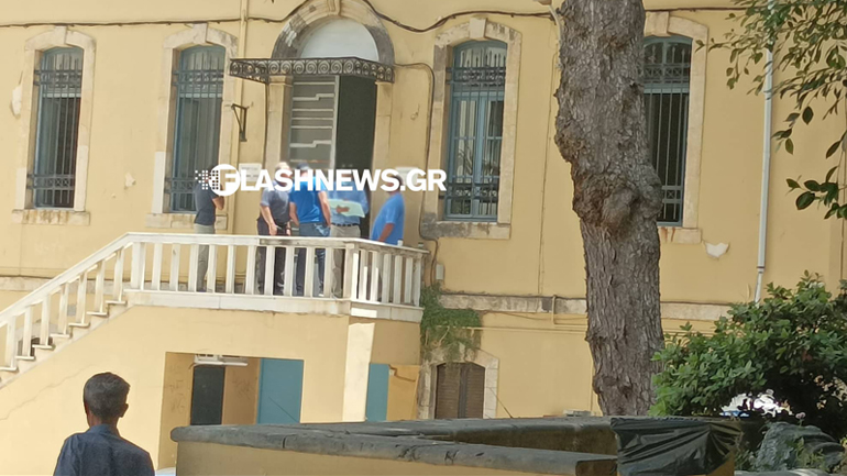 Προφυλακιστέος 40χρονος πατέρας που κακοποιούσε σεξουαλικά τις ανήλικες κόρες του