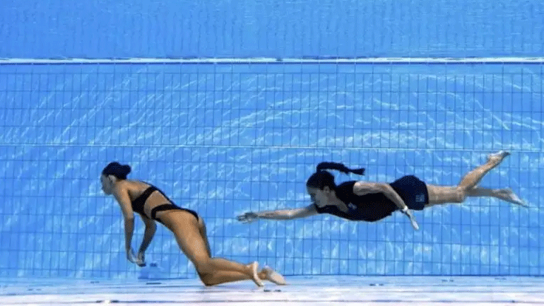 Καλλιτεχνική κολύμβηση: Η Φουέντες έσωσε την Άλβαρες που λιποθύμησε στην πισίνα
