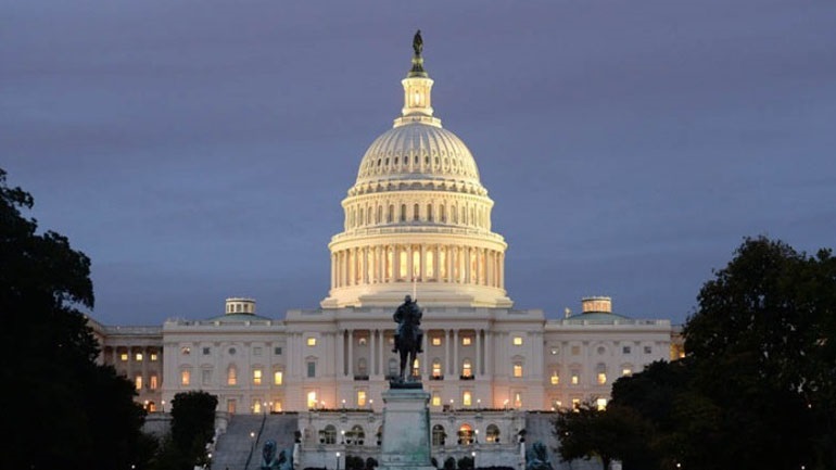 ΗΠΑ: Η Βουλή ενέκρινε το νομοσχέδιο για τον περιορισμό της βίας με τη χρήση όπλων