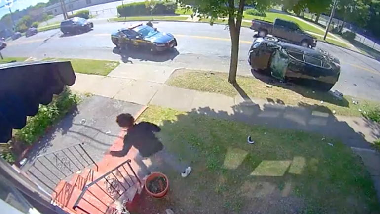 Ανατροπή αυτοκινήτου κατά τη διάρκεια καταδίωξης