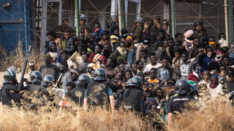 Πέντε Αφρικανοί μετανάστες νεκροί κι 76 τραυματίες στον ισπανικό θύλακα της Μελίγια