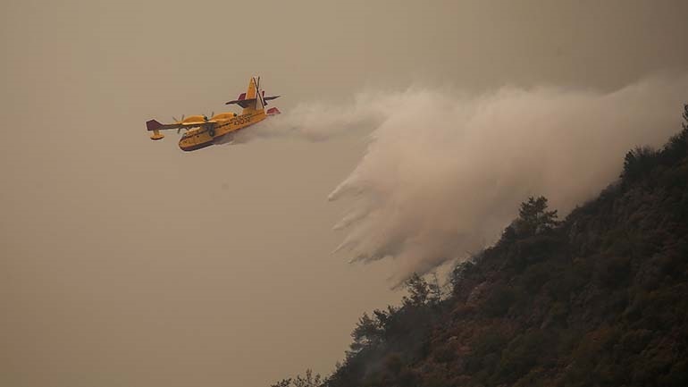 Πυρκαγιά στο Άγιον Όρος – Δεν κινδυνεύουν μοναστήρια