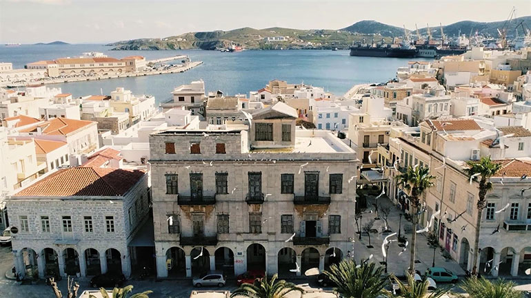 Τα διατηρητέα της Ερμούπολης εκπέμπουν SOS