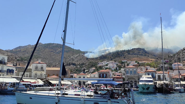 Υπό έλεγχο τέθηκε η πυρκαγιά στην Ύδρα