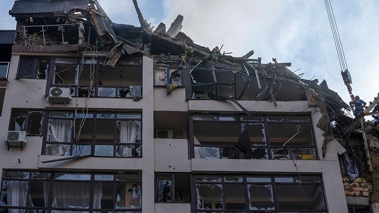 Ουκρανία: Πέντε τραυματίες από τη ρωσική επίθεση με πυραύλους στο Κίεβο